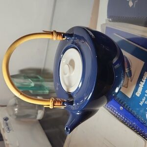 sengware blue large teapot with bamboo handle